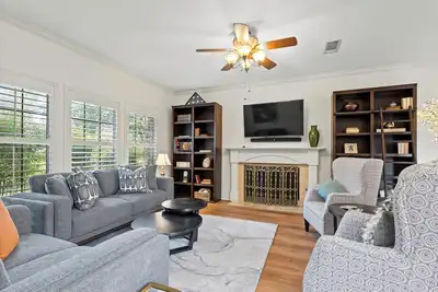 Image de North Dallas Retreat - 3 Bedrooms | Spacious Backyard
