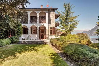 Image de Villa 'Il Cigno Lakeside' avec vue sur le lac, terrasse privée et Wi-Fi