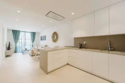 Image de 2 Bedrooms. 2 Bathrooms. Terrace (312)