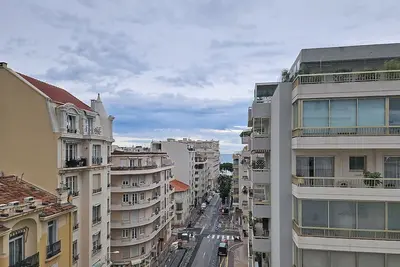 Image de Agence Henri Camille - Versailles - 3 pièces - centre ville - vue mer