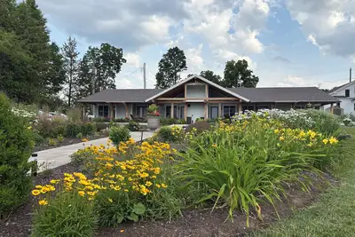 Image de Lady on the Lake - Modern Cottages with Private Dock, Lake & Mountain Views in Essex, New York