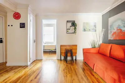 Image de 3br/2ba Garden Apt w Yard+Laundry