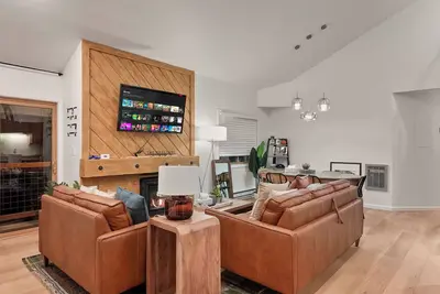 Image de Keystone 2br at Flying Dutchman with Pool, Sauna, Pet-Friendly + Shuttle Access