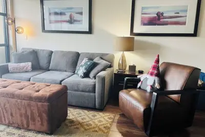 Image de The Buffalo. Fully remodeled. Walk to everything.