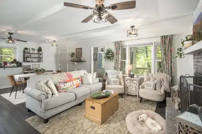 Image de Boone Getaway - 3br - Huge Deck - Cozy & Quiet - Escape to the Mountains