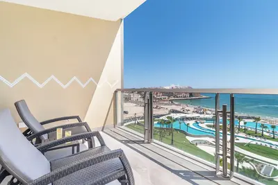 Image de One 605 Full – Modern Elegance Meets the Sea of Cortez at This Premier Destination