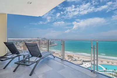 Image de One 1001: Luxury Beachfront Escape with Stunning Ocean Views