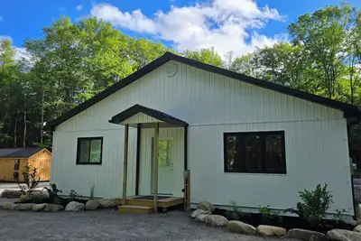 Image de Sauna Retreat Near Burk's Falls | Games Room • Bocce Court • Fire Pit • Starlink
