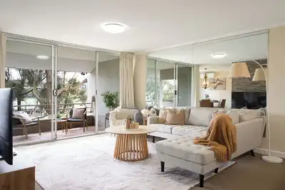 Image de Spacious 3br 2-Level Unit with Private Parking, Pool, Gym