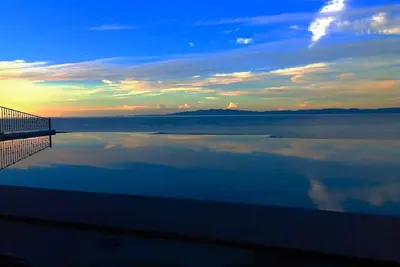 Image de Ultra-Luxury 4-Br Townhouse w/ Breathtaking Views