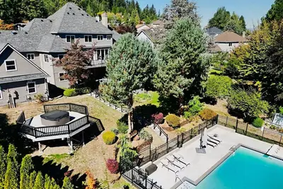 Image de 7-Bedroom Villa in Fantastic Gresham with w/Pool, Hot Tub & Sauna