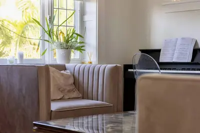 Image de Chambre d'hôtes privée à proximité de l'aéroport, de la plage et des activités
