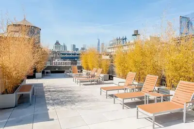 Image de Dumbo 2br/2ba Loft-Steps to Brooklyn Bridge-Iconic Photo Spots-Holiday Skating