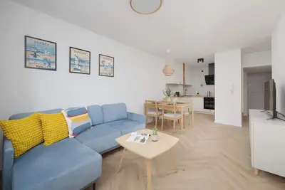 Image de Wałowa 4 | Warsaw | Modern Apartment | Balcony | Old Town