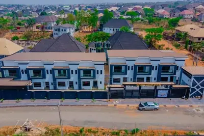 Image de Aviv Luxury Homes