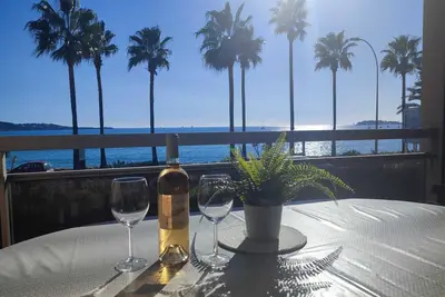 Image de Appartement face à la mer à 3min à pied de la plage avec parking privatif