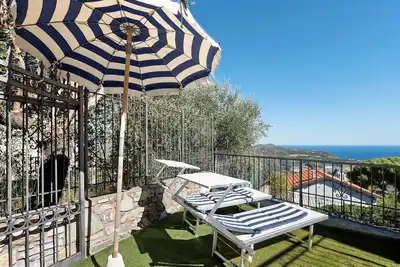Image de Appartement 'La Quiete Nel Bosco' avec vue mer, jardin privé et Wi-Fi
