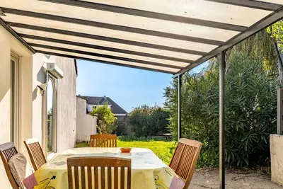 Image de Maison de Vacances 'La Maison Du Bonheur' avec Terrasse Privée, Jardin Privé et Wi-Fi