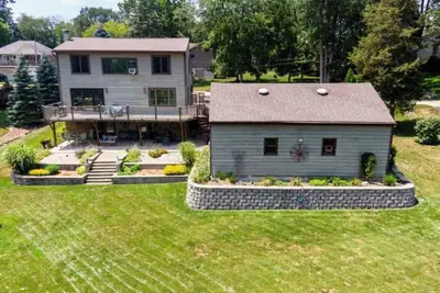 Image de 3-Bedrooms, 2 Bathrooms, Full Kitchen, and Full Basement