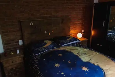 Image de Find Your Perfect Mountain Retreat at House Moon