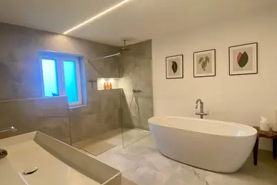 Image de 75 sqm I box-spring bed I garden I luxury bathroom