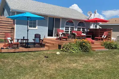 Image de Charming 3-Bedroom Beachfront Cottage with stunning Confederation Bridge view