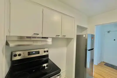 Image de Bright And Beautiful Furnished Pet Friendly 2 Bedroom 1 Bath In  West End