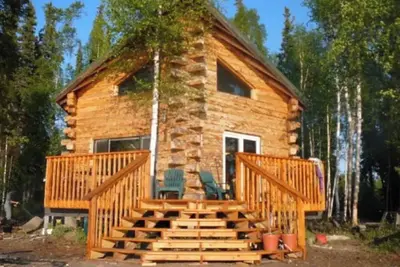 Image de Waterfront Log Cabin on Airstrip with Aurora Views