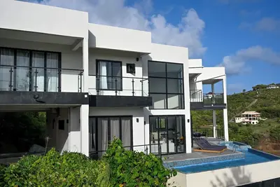 Image de Villa Jasiri, brand-new, sleek, and modern 4-bedroom villa with pool in Cap Estate, Saint Lucia
