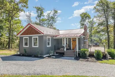 Image de Whispering Pines Cabin Cozy Forest Cabin Retreat