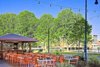 Image de 3 Units | Queen Beds | Close to Cambridge Sights