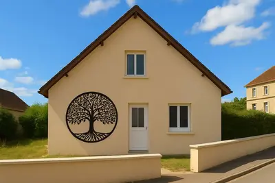 Image de A Montmarault, L'Arbre de Vie vous propose 2 couchages et 2 salles d'eau