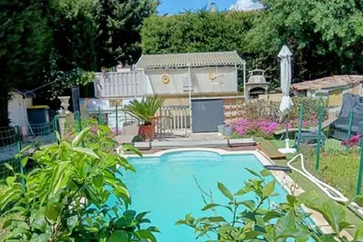 Image de Séjour en Provence  \nGîte 90 m² idéal familles et amis entre Avignon et Ventoux