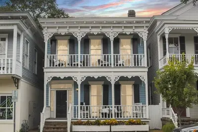 Image de Charming 2-bedroom flat in vibrant Downtown Savannah, perfect for your getaway!