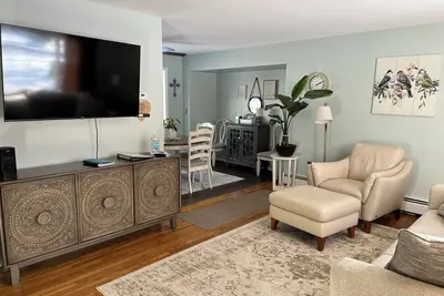 Image de Charming 3-bedroom home on family-friendly quiet street in Warren