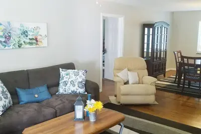 Image de Spacious 4-bedroom house in delightful Blue Ash/ Kenwood