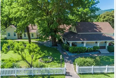 Image de Historic Fountain Ranch Home-19th century beautifully restored 3 bedroom Home
