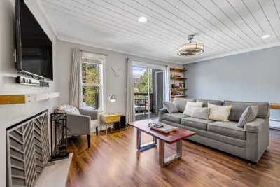 Image de Brand New Listing! Modern 1-Bed, 1 Bath in the Heart of Breckenridge