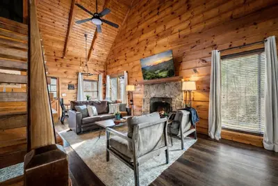 Image de New! Peaceful 2br w/Hot Tub*Firepit*Privacy*Quiet!