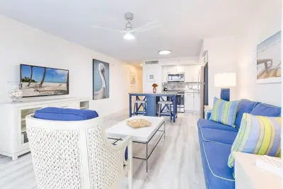 Image de Island Bliss: 2 Vibrant Rooms w/ Pools, Beach & Island Tours