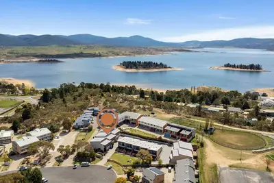 Image de Khione 2 Modern Jindabyne Townhouse