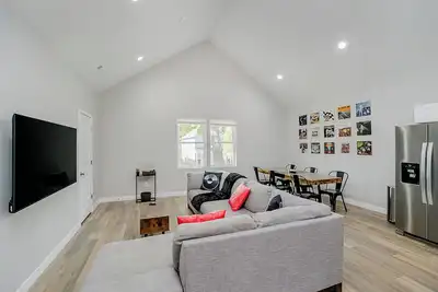 Image de Brand New Spacious and Uniquely Musical Home near Downtown Indianapolis!