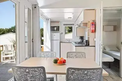 Image de Mobil-home | Comfort | 2 Ch. | 4 pers. | Terrasse surélevée | A/C
