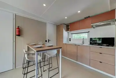 Image de Mobil-home | Premium | 3 Ch. | 6 pers. | Terrasse surélevée | A/C