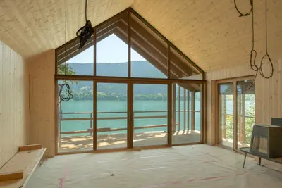 Image de Design apartment directly on Lake Ossiach, upper floor