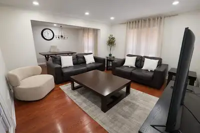 Image de Cozy & Spacious 4br Orangeville Home w/Patio made for U! 10 min walk to Hospital