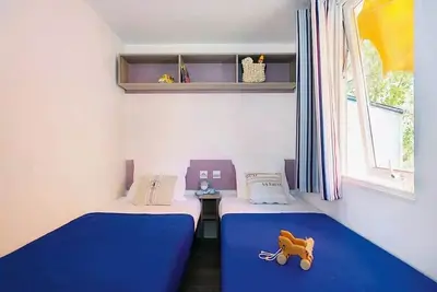 Image de Mobil-home | Classic | 2 Ch. | 4 pers. | Terrasse surélevée