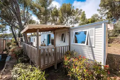 Image de Mobil-home | Premium | 3 Ch. | 6 pers. | Terrasse surélevée | A/C