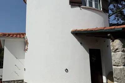 Image de Have an experience in a refurbished century-old windmill,