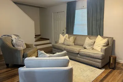 Image de Updated 2-bedroom condo with 2 1/2 baths in walking distance to campus in Oxford